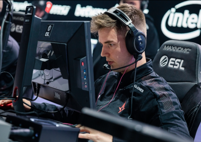 湖人目前的 湖人目前的