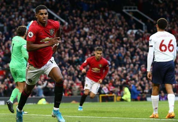 随着社交媒 随着社交媒