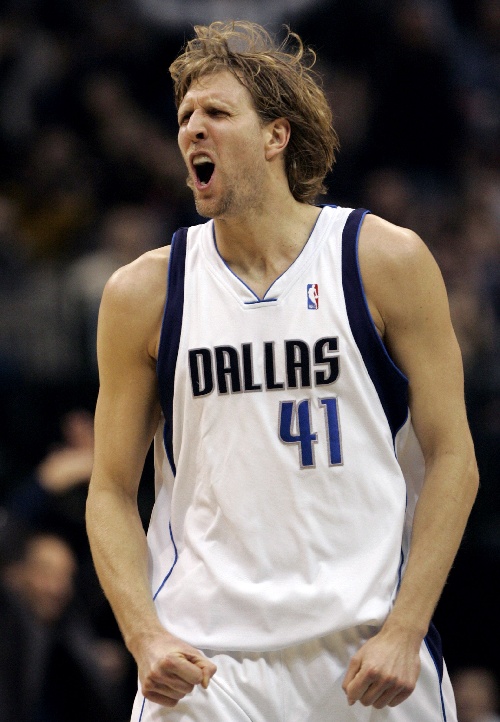 208天后，独行侠仍未释怀东契奇？广告牌距离球馆太近？