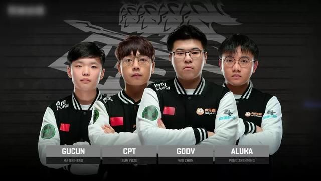 在绿茵场上 在绿茵场上