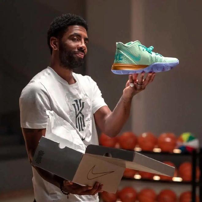 腰与右侧游 腰与右侧游